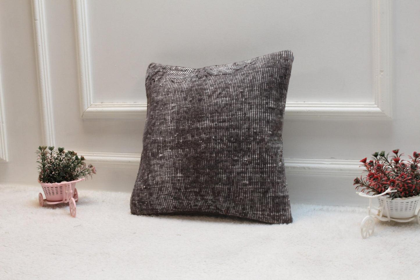 Handmade Gray Wool Kilim Pillow Cover: Vintage Turkish Rug, 16x16 inc