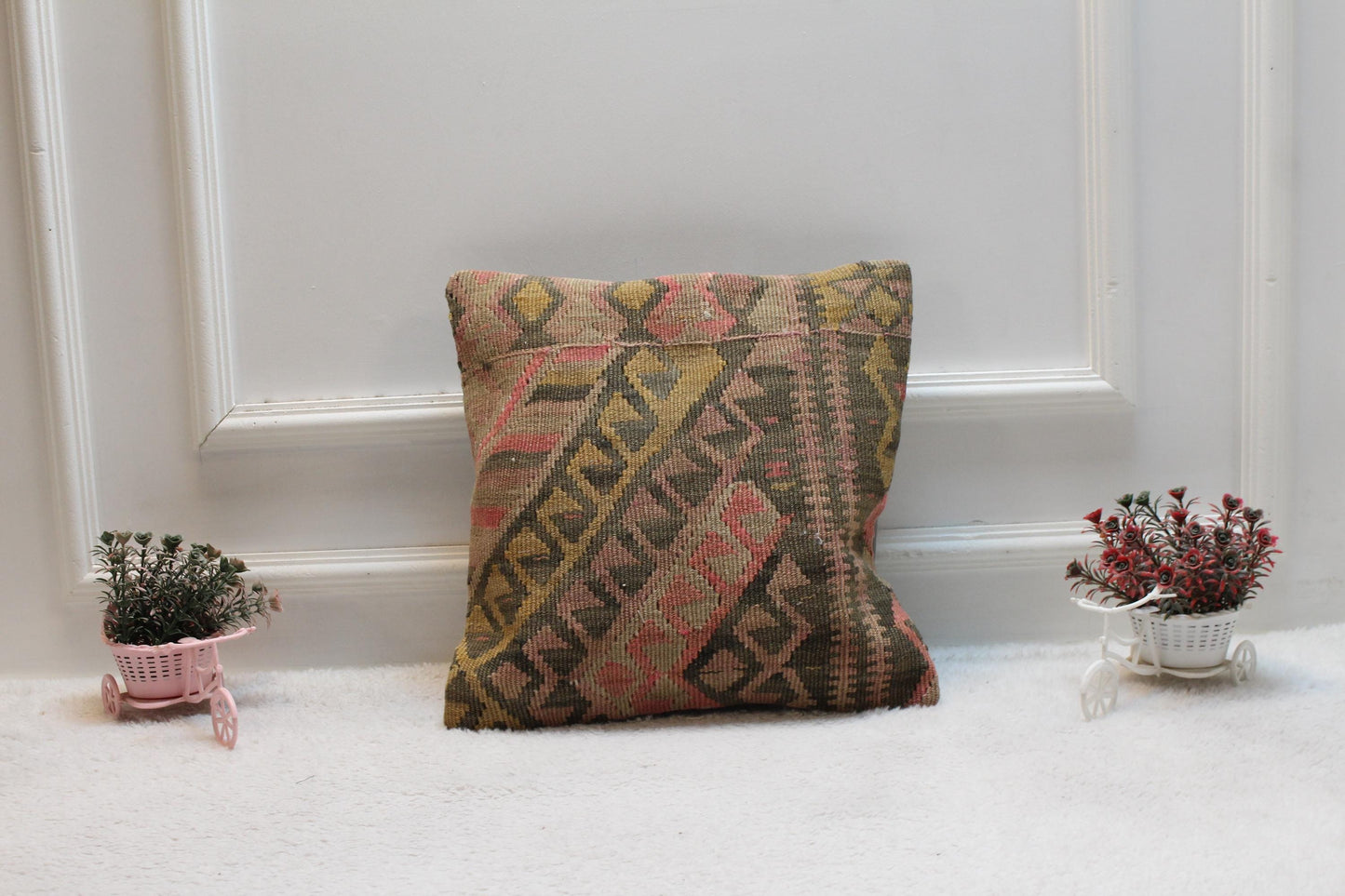 Handmade Kilim Pillow Cover: Vintage Anatolian Throw Pillow (16x16 in)