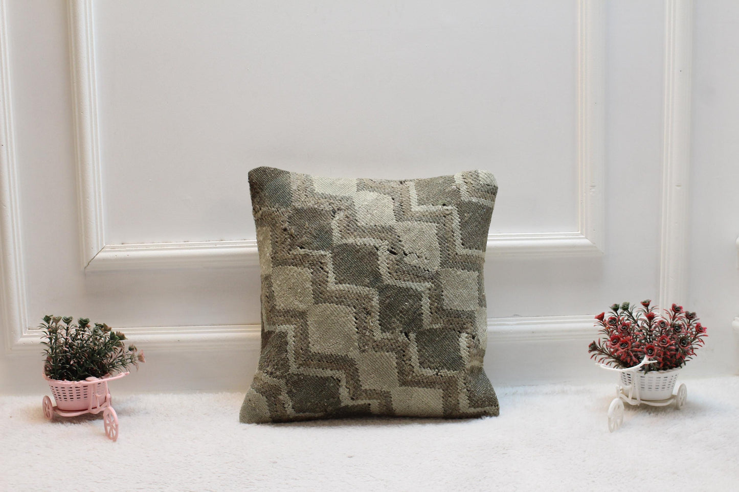 Geometric Kilim Pillow Cover: Organic Wool, Beige Brown (16x16 inch)