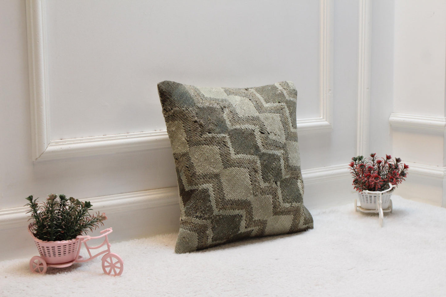 Geometric Kilim Pillow Cover: Organic Wool, Beige Brown (16x16 inch)
