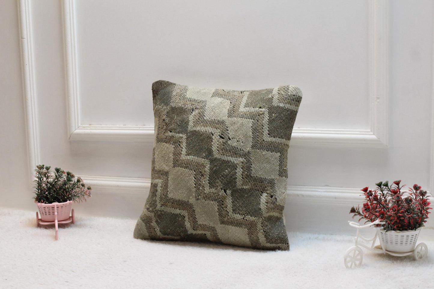 Geometric Kilim Pillow Cover: Organic Wool, Beige Brown (16x16 inch)