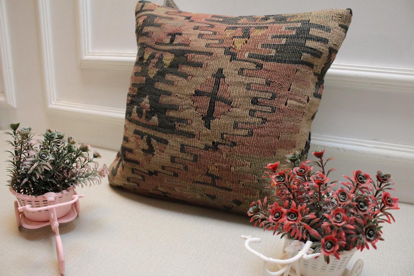 Vintage Turkish Kilim Pillow Cover: Geometric Woven Wool, 16x16