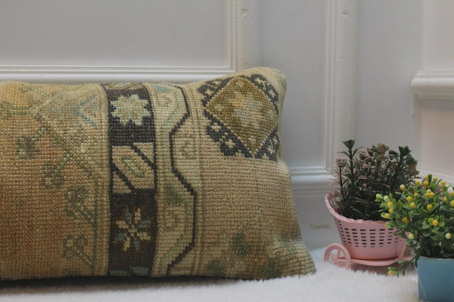 Handwoven Turkish Kilim Lumbar Pillow Cover: Boho Geometric Accent