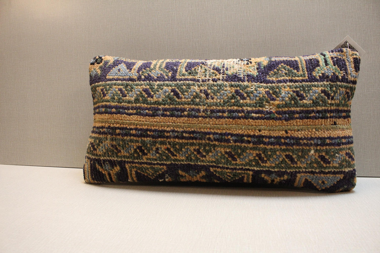 Vintage Turkish Rug Pillow Cover: Ethnic Woven Wool Lumbar Cushion (12x24 in.)