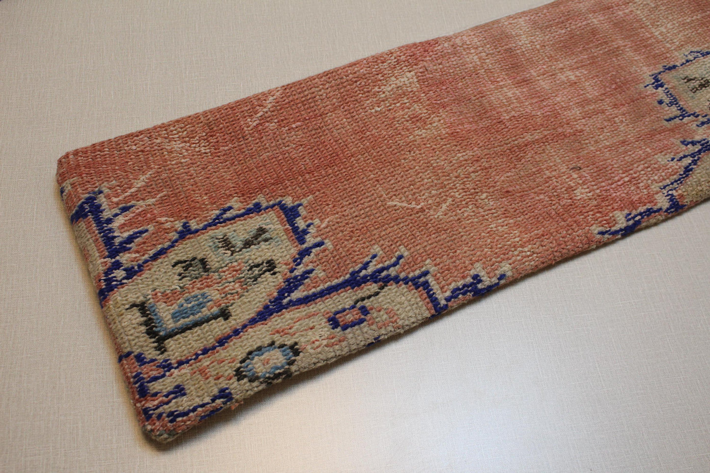 Vintage Turkish Kilim Bench Cover: Handwoven Wool, Peach Beige & Blue