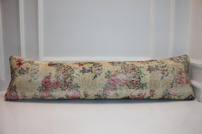 Floral Vintage Kilim Lumbar Pillow Cover: Pastel Rose Design