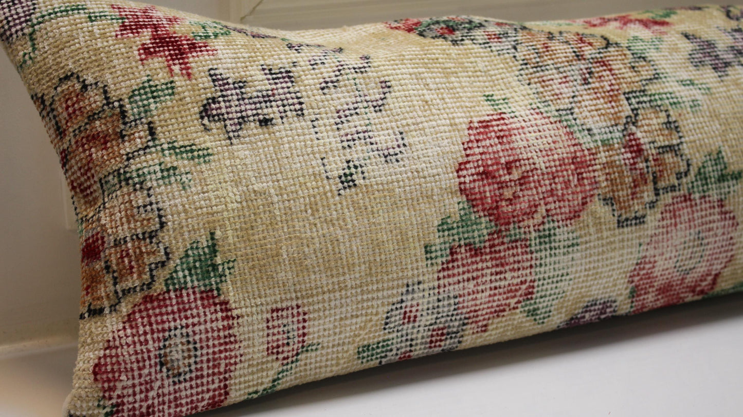 Floral Vintage Kilim Lumbar Pillow Cover: Pastel Rose Design