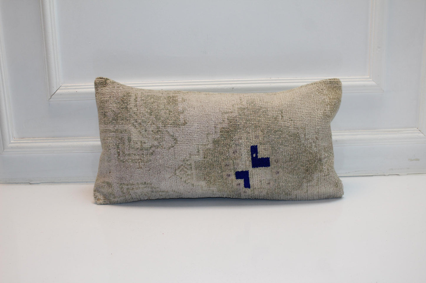 Handmade Turkish Kilim Pillow Cover, Beige Sage Woven Rug Cushion (12x24 inch)