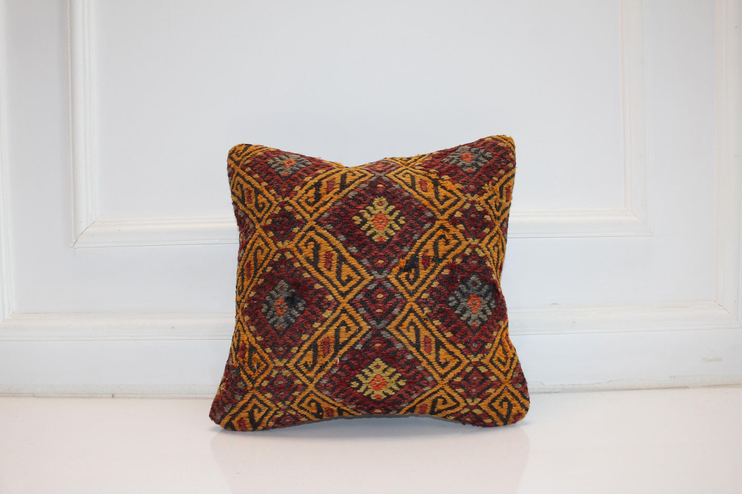 Geometric Diamond Rug Cushion, Warm Tribal Pattern Decor, Handmade Square Accent Pillow(16x16 in)