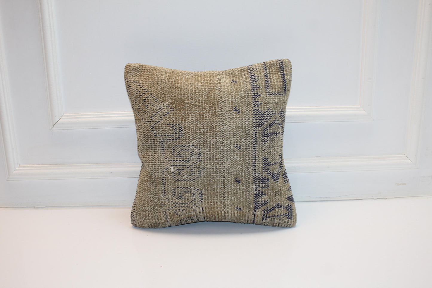 Vintage Turkish Kilim Pillow Cover, Minimal Faded Rug Cushion, Natural Linen Look Textile Accent, 16x16 inch