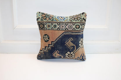 Heritage Kilim Pillow – Graphic Tribal Accent 16x16 inch