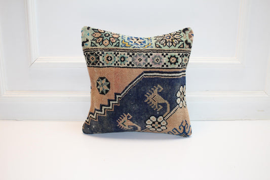 Heritage Kilim Pillow – Graphic Tribal Accent 16x16 inch
