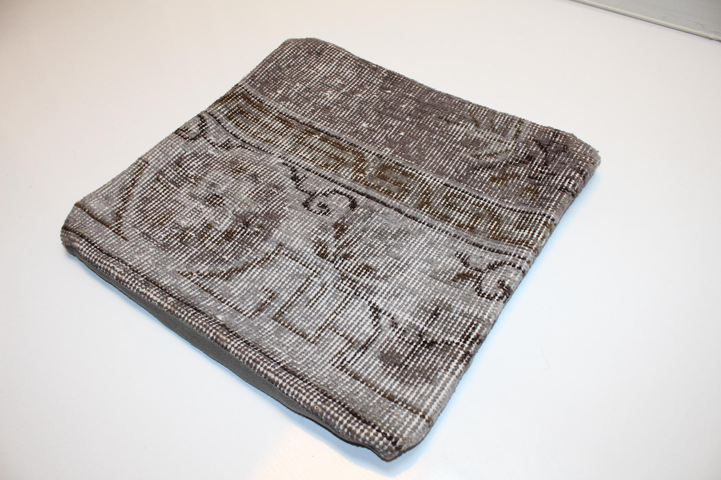 Stonewashed Kilim Pillow – Soft Neutral Motifs16x16 inch