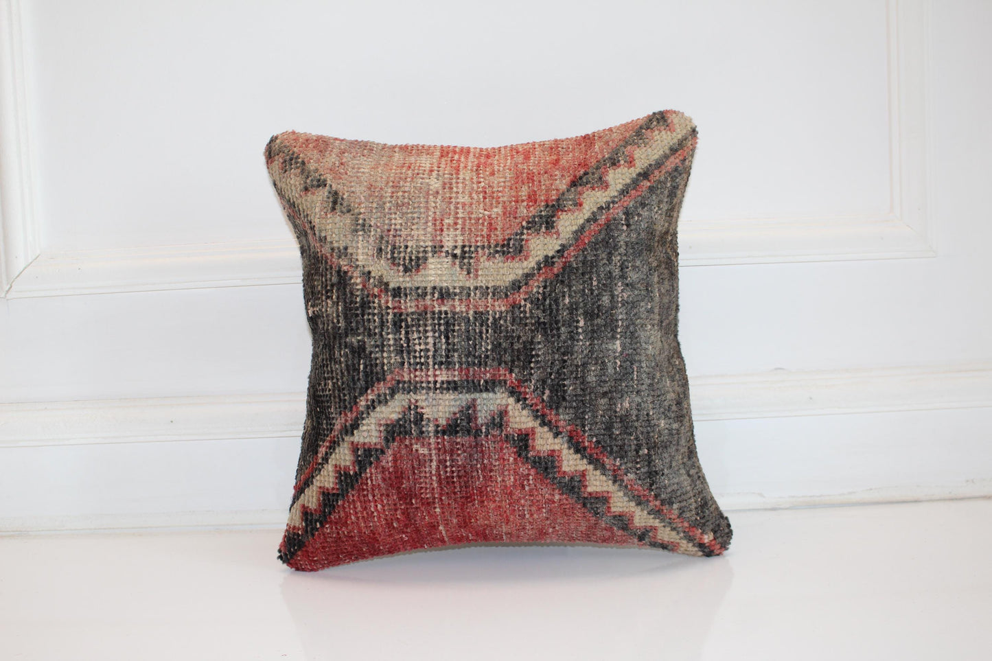 Tribal Geometric Kilim Cushion, Bold Boho Decor, Handmade Anatolian Rug Pillow(16x16 in)