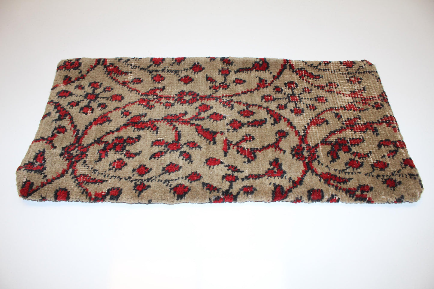 Red Floral Vine Pattern Rug Cushion on Beige Ground for Bench Decor(12x24 in)