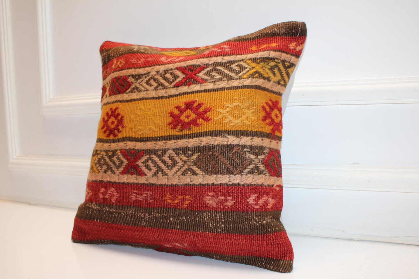 Handwoven Turkish Rug Cushion, Ethnic Tribal Boho Throw Pillow Decor(16x16 in)