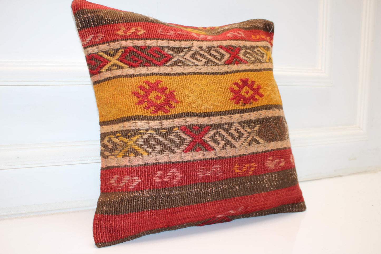 Handwoven Turkish Rug Cushion, Ethnic Tribal Boho Throw Pillow Decor(16x16 in)
