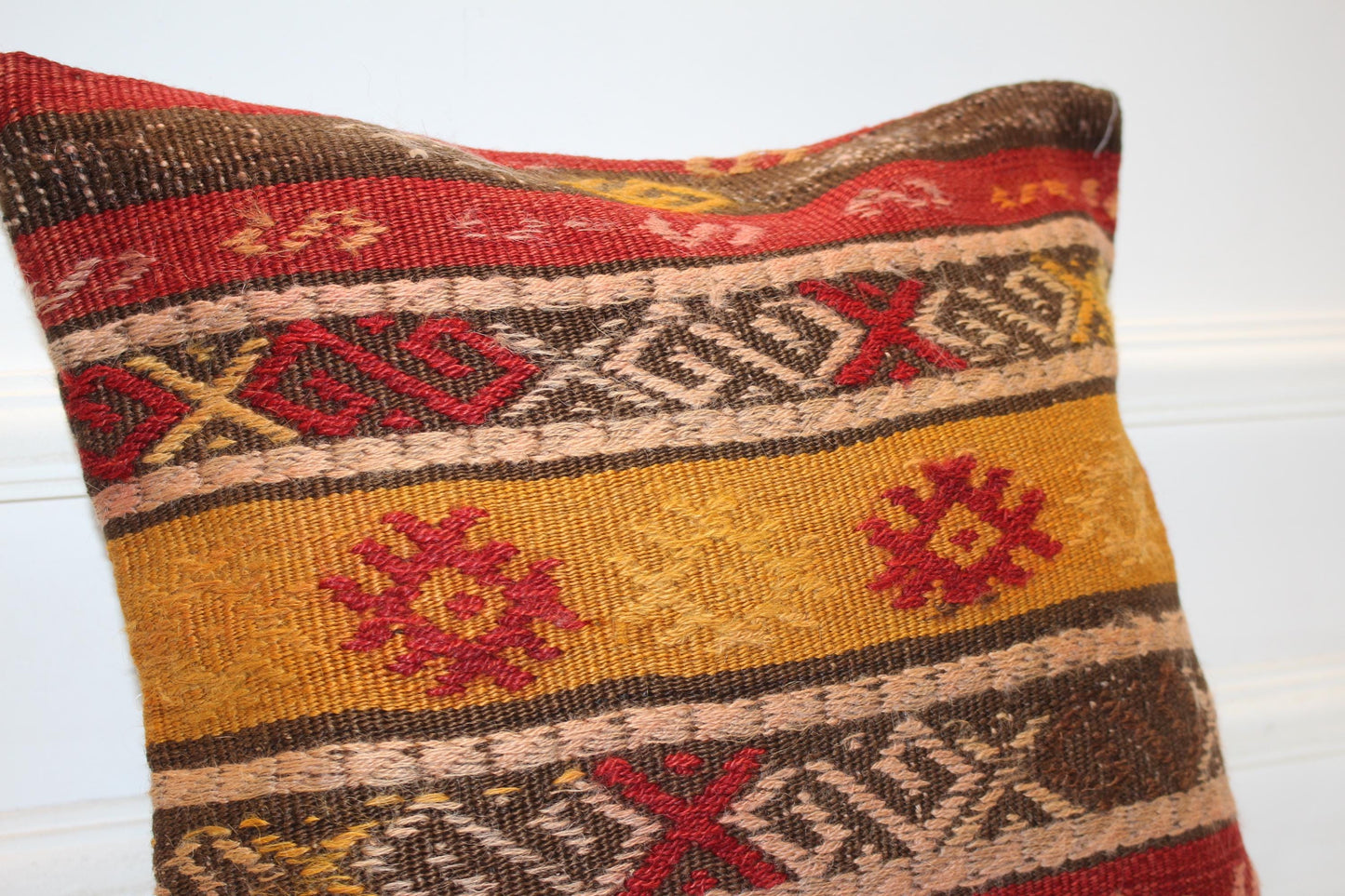 Handwoven Turkish Rug Cushion, Ethnic Tribal Boho Throw Pillow Decor(16x16 in)