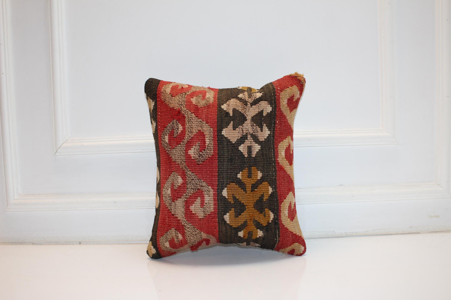 Red Black Patterned Rug Cushion, Ethnic Tribal Motif Decor, Handmade Square Accent Pillow(16x16 in)