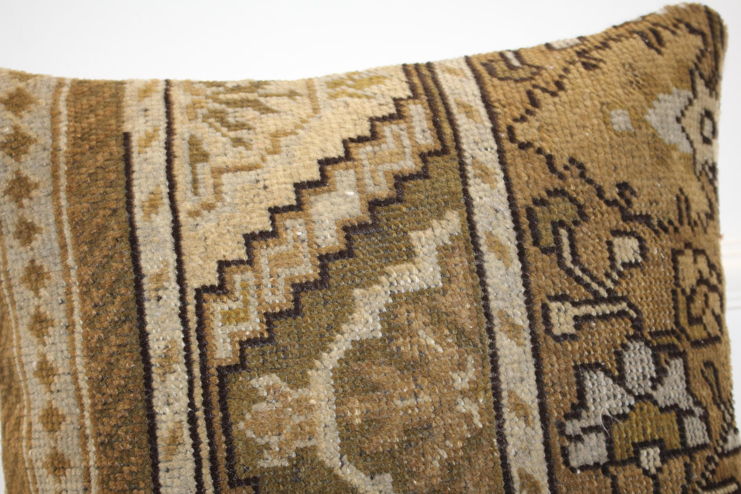 Handmade Kilim Pillow Cover: Camel Ivory Heritage Design Accent Cushion (16x16 in)
