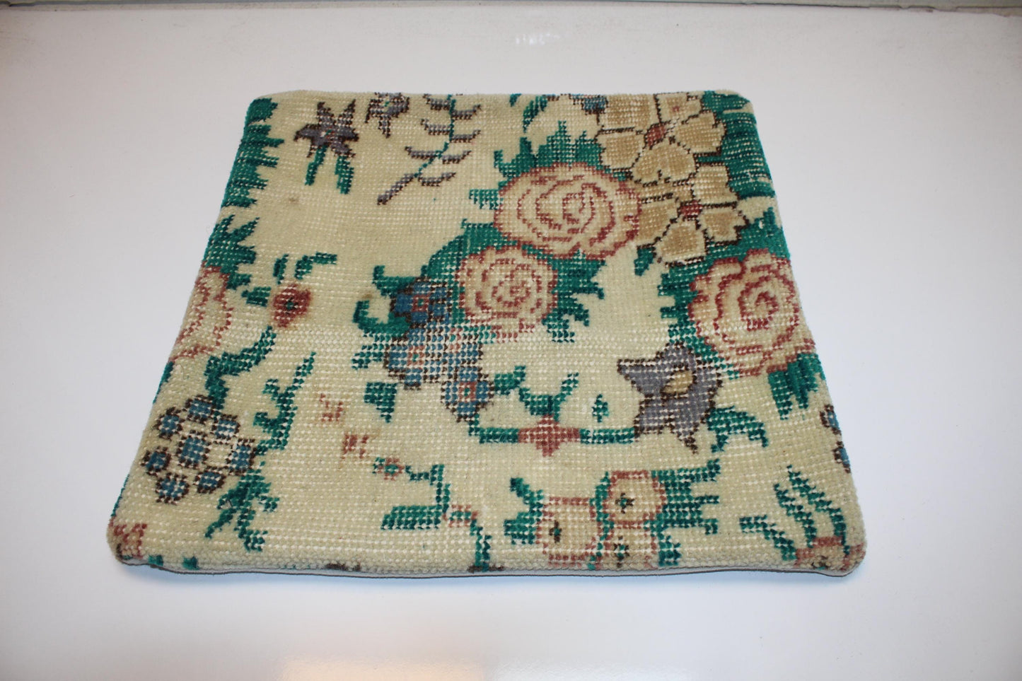 Handmade Kilim Pillow Cover: Floral Ivory Green Rose Accent (16x16 in)